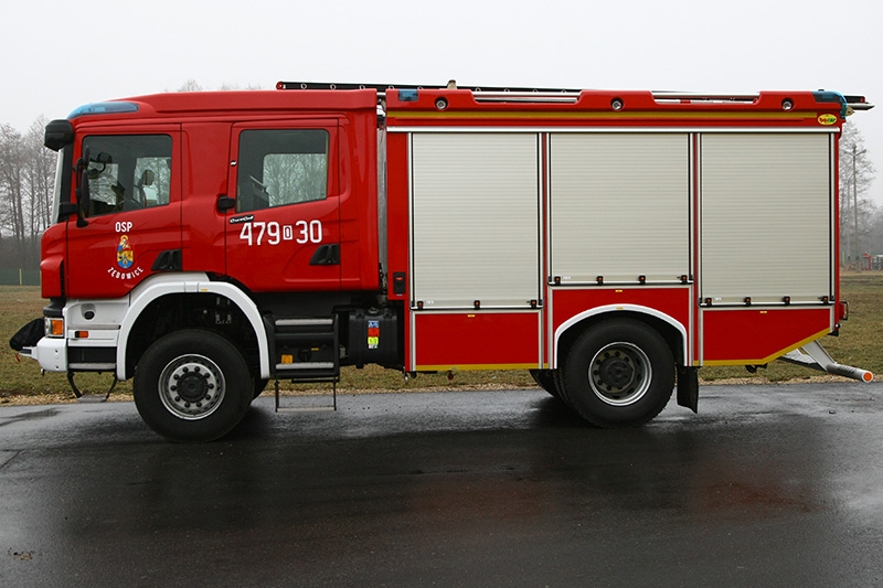 4J8T5590