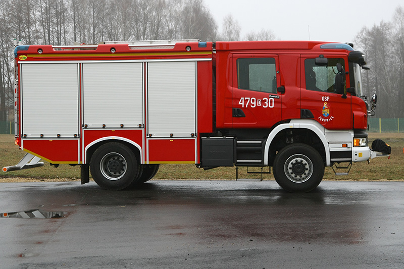 4J8T5618